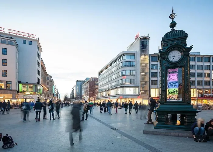 Zentral, Naehe Hbf, Supermarkt, Bahn Vor Ort *
