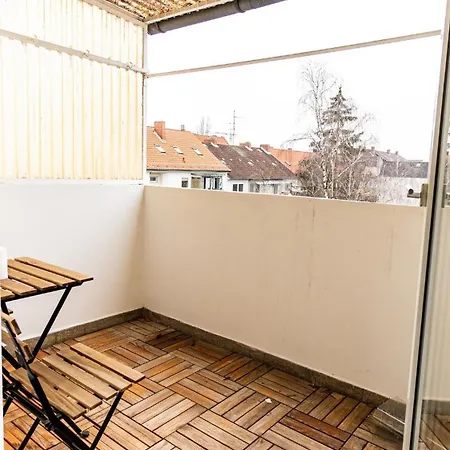 Zentral, Naehe Hbf, Supermarkt, Bahn Vor Ort Hanôver