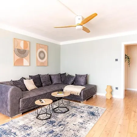 Zentral, Naehe Hbf, Supermarkt, Bahn Vor Ort * הנובר